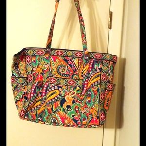 Vera Bradley extra large tote/Over-night bag